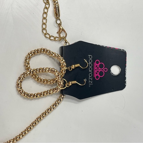 SET! Paparazzi Gold Chain Knot Necklace and matching Circle hook earrings - Picture 7 of 7